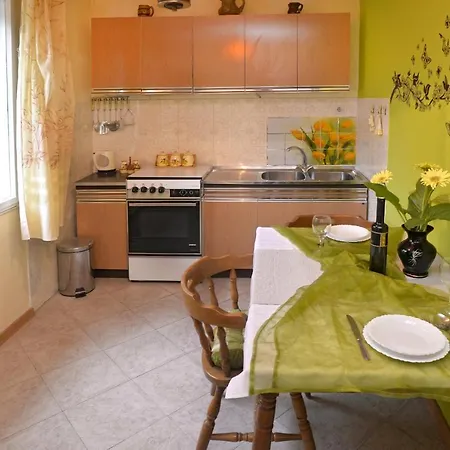 Apartment With A Parking Space Slatine, Ciovo - 15175 *