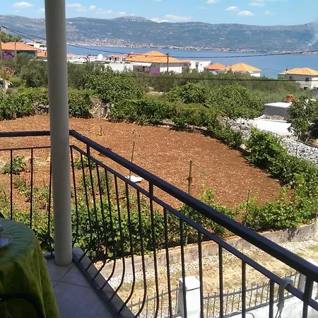 Apartment With A Parking Space Slatine, Ciovo - 15175 Slatine